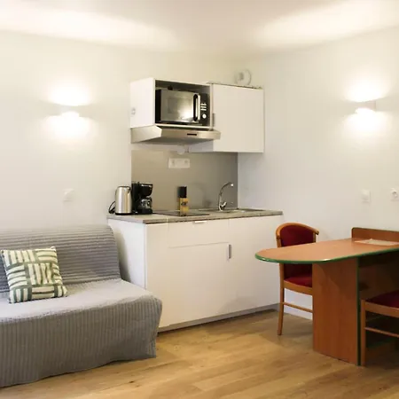 Charming Bright In The Heart Of * Paris