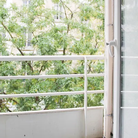 Charming Bright In The Heart Of Paris