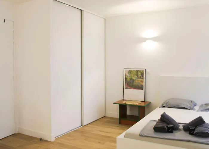 Apartment Charming Bright In The Heart Of